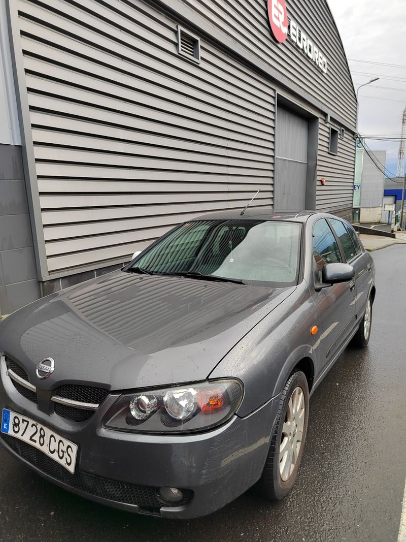 Nissan Almera 2002 - foto 1