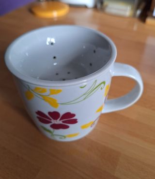Tazza ceramica con filtro per te-tisane