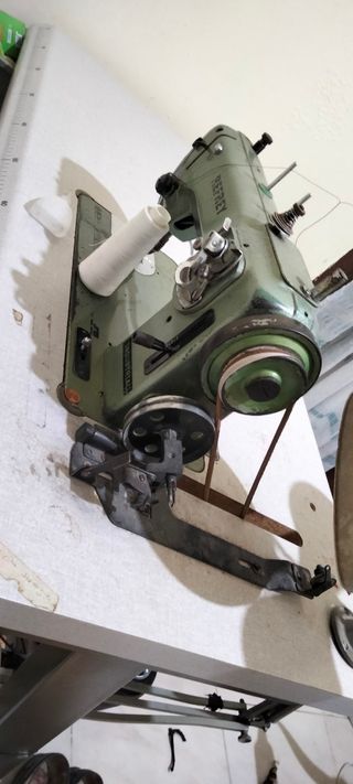 Maquina de coser completo