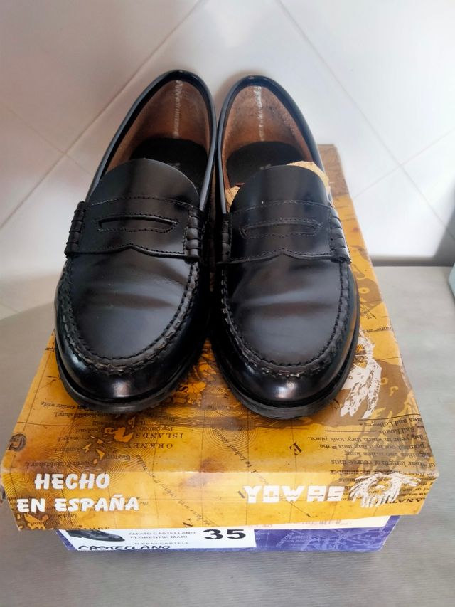 Zapatos castellanos azul marino