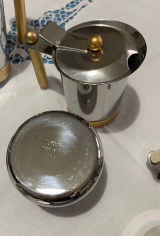 caffettiera tre tazze Vignano group acciaio e oro