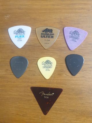 PUAS DE GUITARRA.