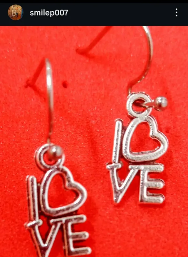 Pendientes originales y diferentes Con bolsita