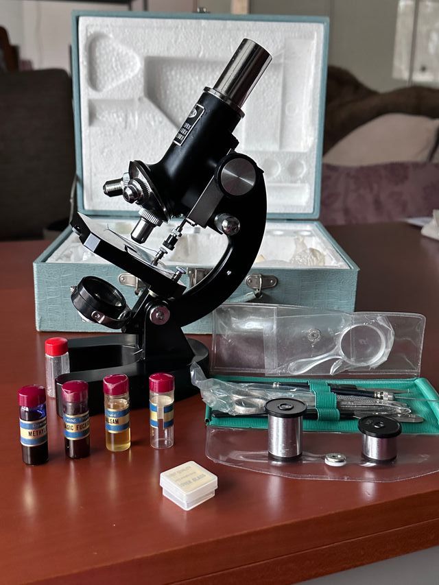 Microscopio óptica Favila B.B.I. vintage