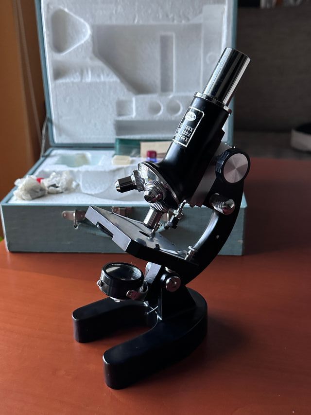 Microscopio óptica Favila B.B.I. vintage