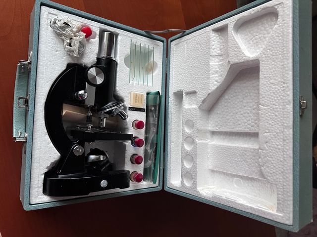 Microscopio óptica Favila B.B.I. vintage