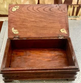 ANTIGUA CAJA DE MADERA