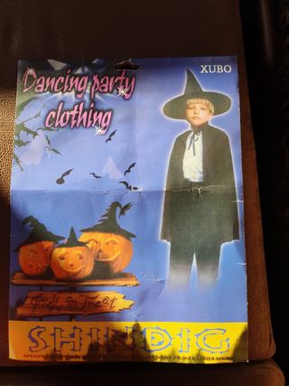 Capa negra de 🧙♀️ bruj@ 87m de largo.