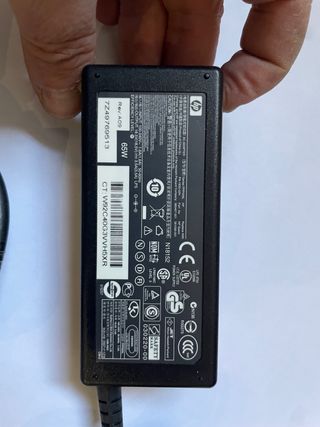 9 transformador cargador portatil HP
