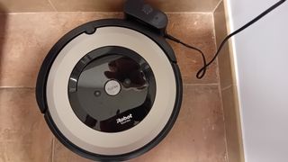 ROOMBA ROBOT