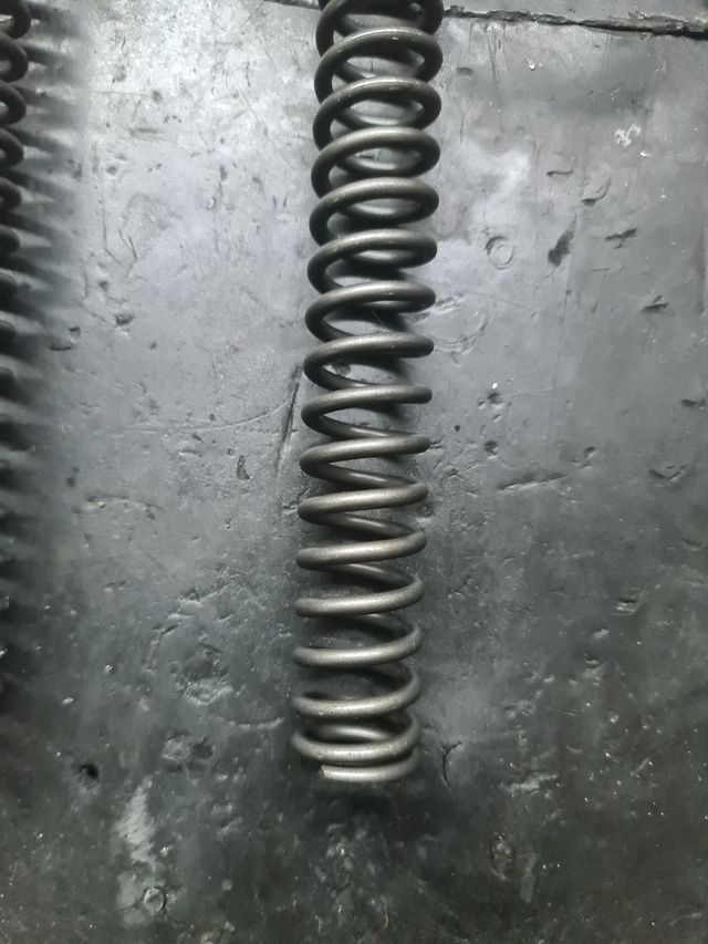 Muelles + botellas Suzuki V Strom