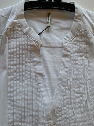 Blusa blanca Stradivarius