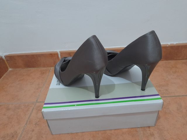 Zapatos tacón  color gris