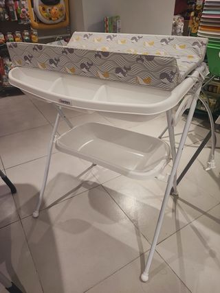 Bañera con cambiador Giordani – ¡como nueva!