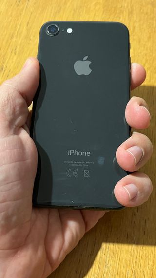 Iphone 8    64gb