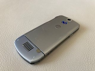 MOTOROLA L6 – Plateado - Vintage 2005–con cargador