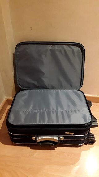 Maleta con ruedas. Viaje