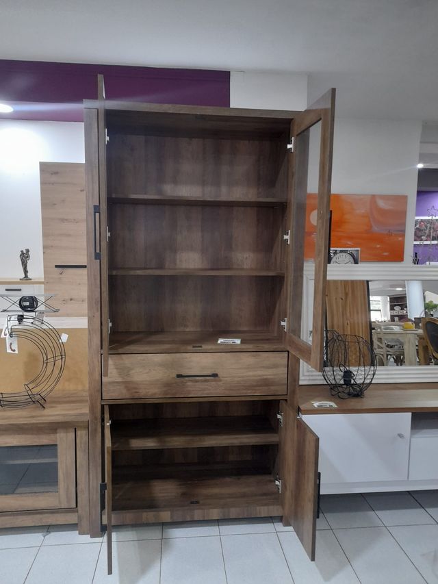 Súper oferta On Line! ¡Vitrina y mueble bajo TV