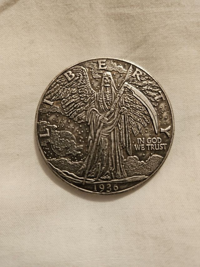 Extraña moneda de 1 dolar