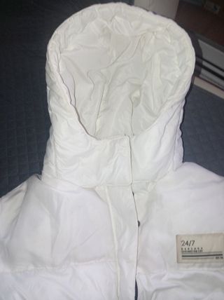Anorak blanco corto de chica.