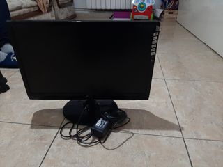 Tele LG pequeña con rack