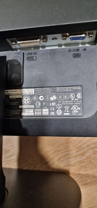 Lote Monitores y teclados