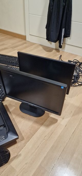 Lote Monitores y teclados
