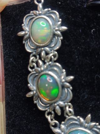 Collar de plata con ópalo