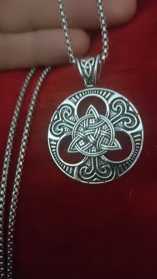 COLLAR TRINIDAD MACIZO CON NUDO CELTA