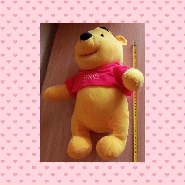 Dos peluches Winnie the Pooh