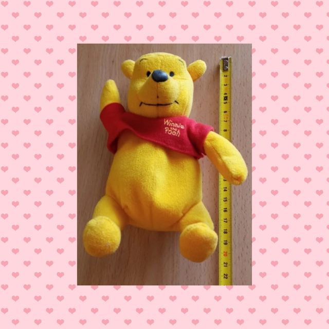 Dos peluches Winnie the Pooh