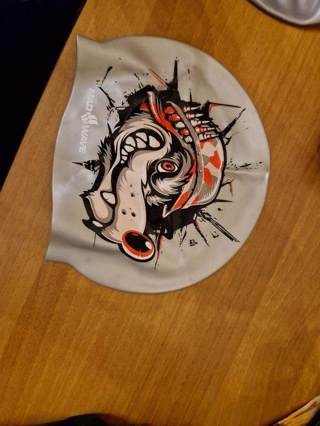 Cuffia con lupo da nuoto in silicone