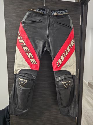 Mono cuero desmontable Dainese