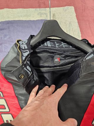 Mono cuero desmontable Dainese