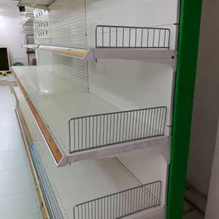 Estantería metálica 3,60 m. x 2,23 m. Urge venta