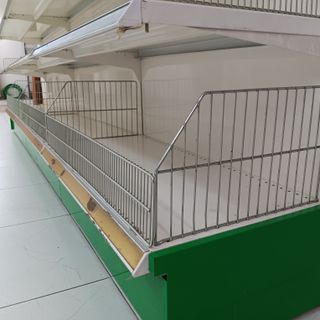 Estantería metálica 3,60 m. x 2,23 m. Urge venta