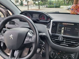 Peugeot 208 2013