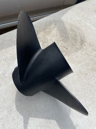 Hélice Yamaha 21 derecha o izquierda