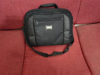 BORSA NOTEBOOK 19" LONSDALE COME NUOVA