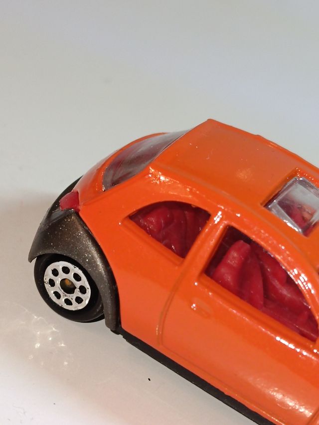 *FORD KA MK1 1/64 MAJORETTE