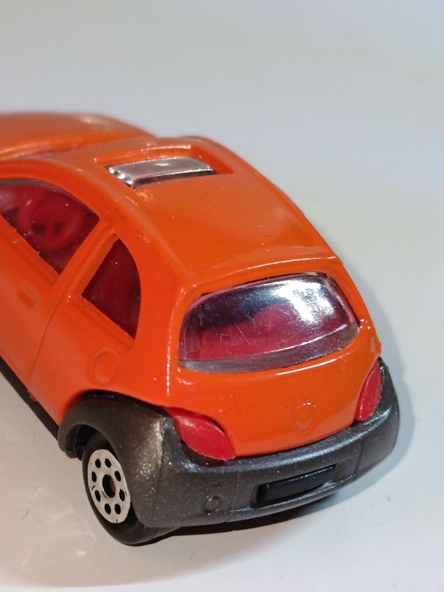 *FORD KA MK1 1/64 MAJORETTE
