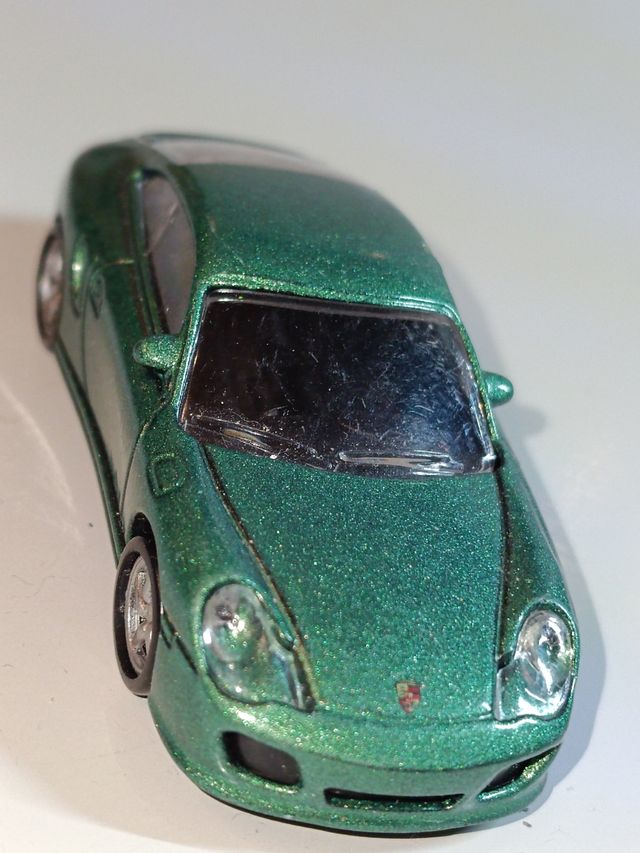 *PORSCHE 996 1/64 MAJORETTE
