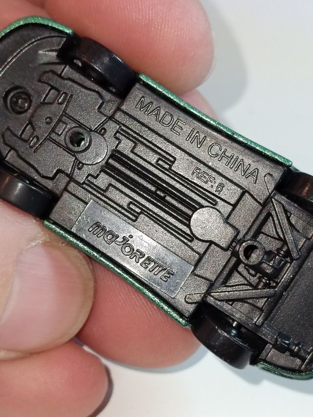 *PORSCHE 996 1/64 MAJORETTE