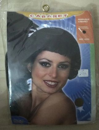 DISFRAZ PELUCA CABARET MORENA .NUEVA 