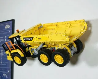 Staffa da parete per Lego Volvo 6x6