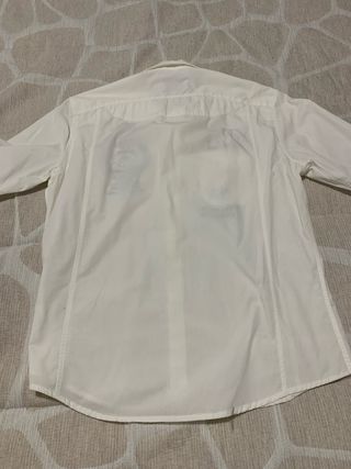 camisa blanca de Aeronautica Militare