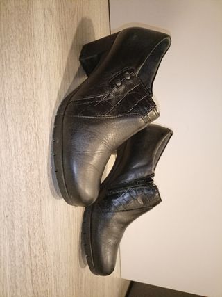 Zapato abotinado tacón talla 40