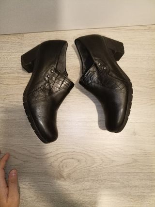 Zapato abotinado tacón talla 40
