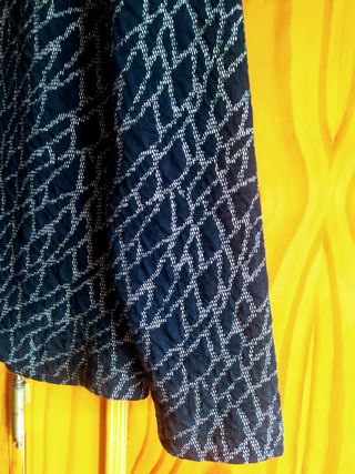 Talla 38 (M) mujer. Jersey con hojas con abalorios