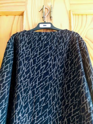 Talla 38 (M) mujer. Jersey con hojas con abalorios